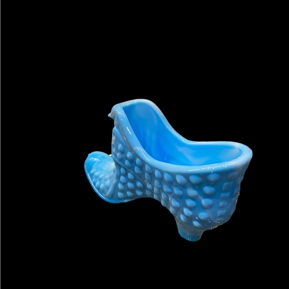 Beautiful Vintage Fenton blue art slag glass cat shoe. Excellent condition - Picture 9 of 13